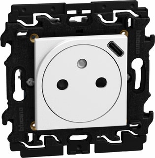 Bticino - Wandcontactdoos (WCD schakelmat.) wcdschakm btyw4142usb